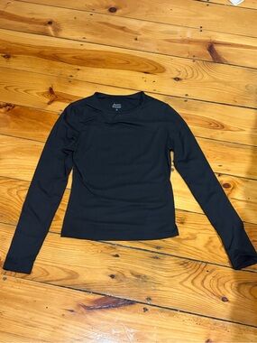Women’s Black Long-Sleeve Performance Tee